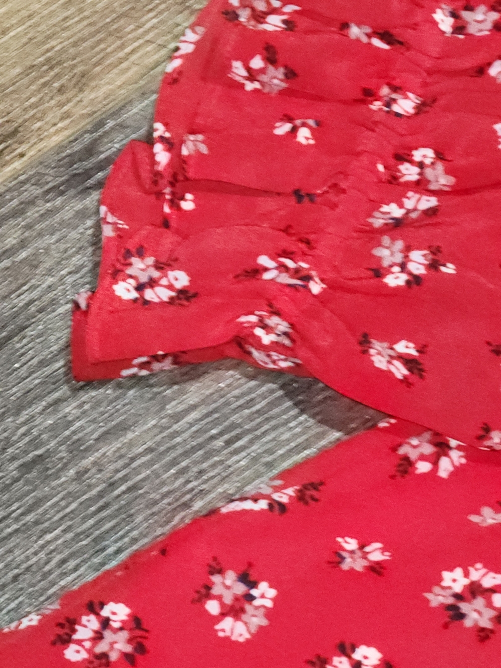 Madewell Red Floral V-Neck Mini Dress with Puff Sleeves - Picture 4 of 10
